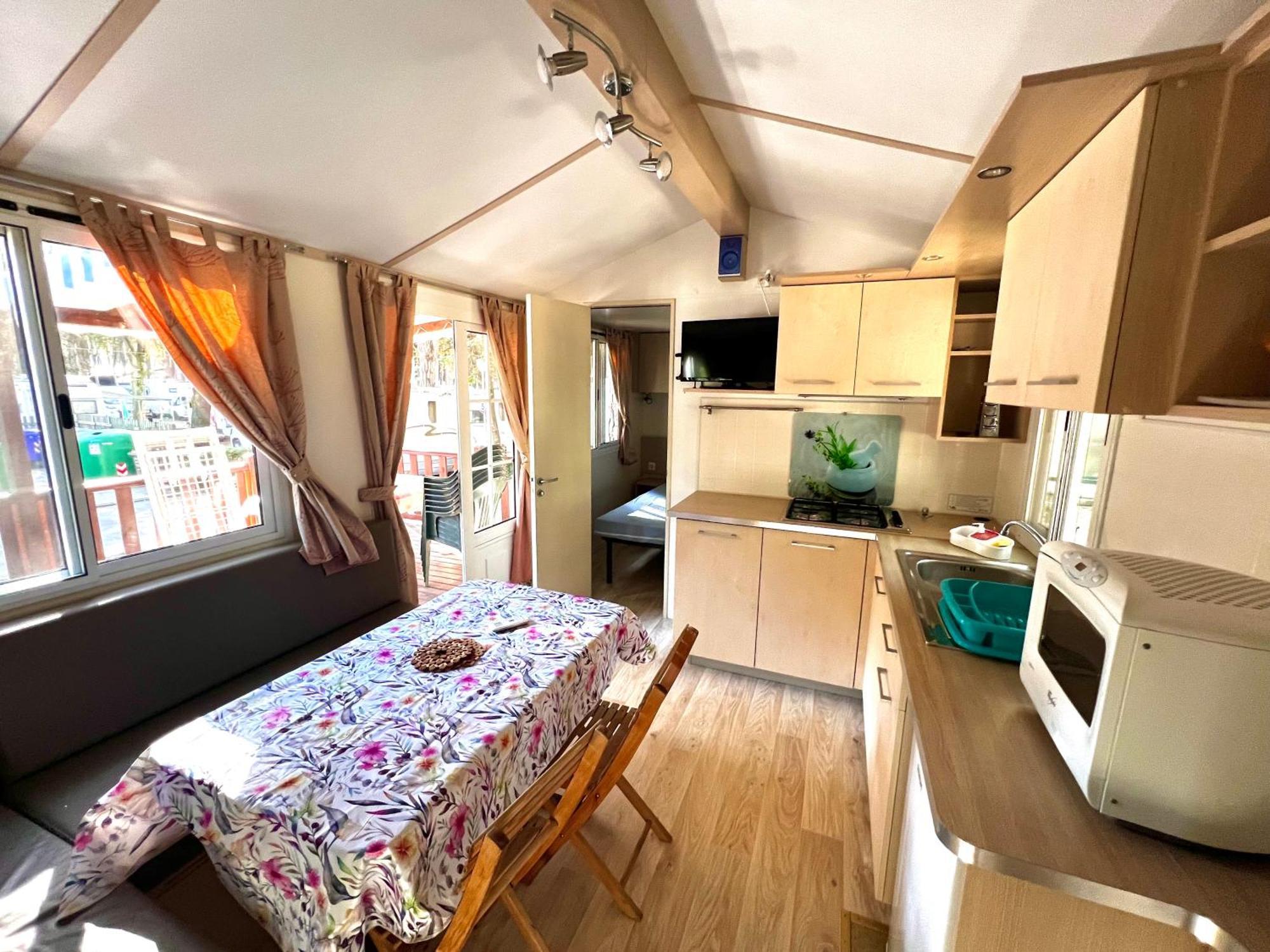 Buona Mobile Homes On Camping Mare E Pineta Лидо ди Спина Екстериор снимка